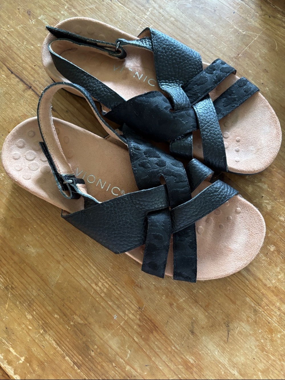Vionic Black Leather Cross-Strap Slingback Sandals 7